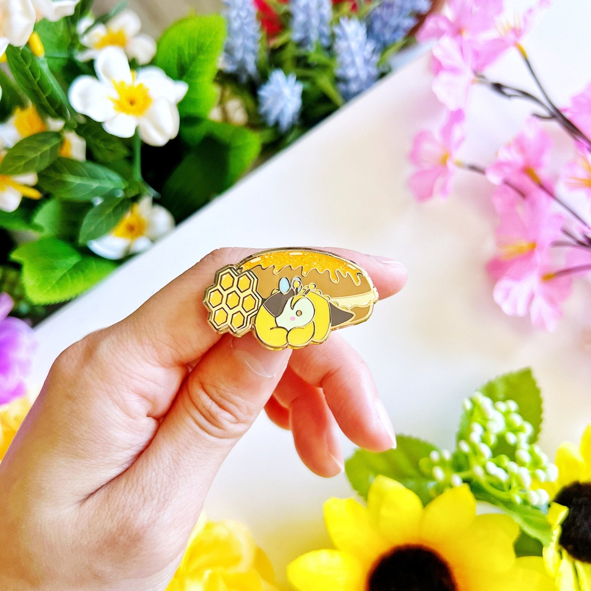 Enamel Pin - Nohnoh Honey Pastry Cream - SumLilThings