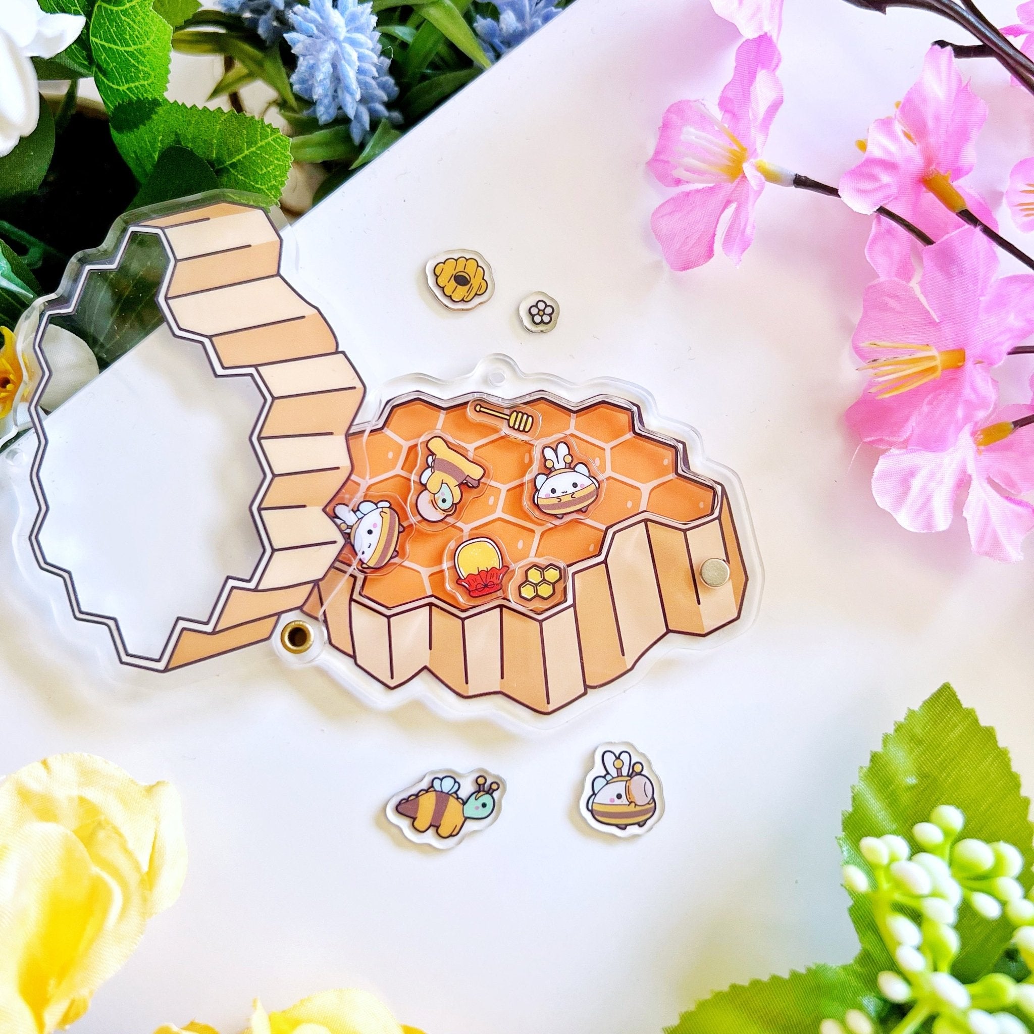 Shaker Keychain - Honeycomb (Refillable) with Blind Bag - SumLilThings