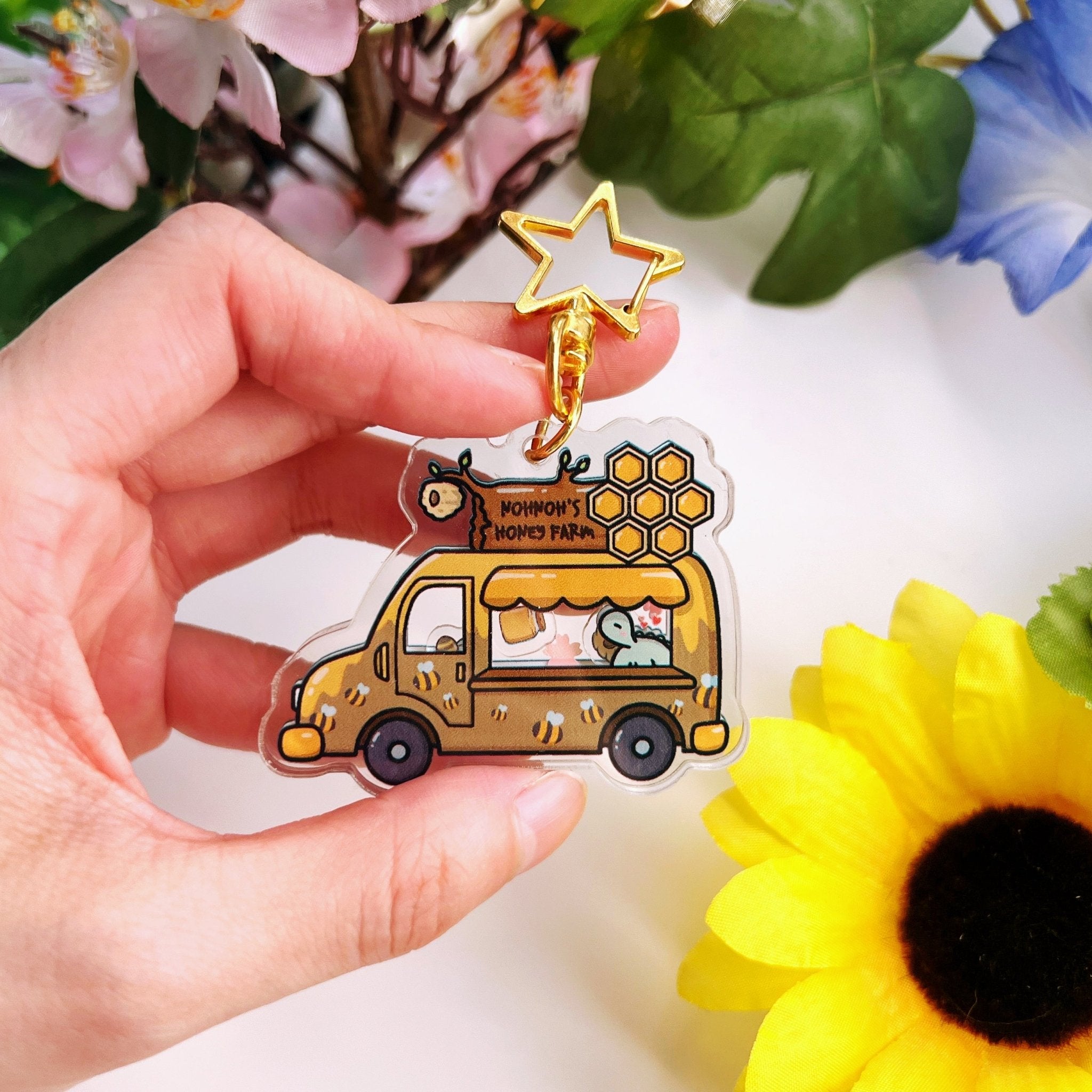 Shaker Keychain - Nohnoh's Honey Truck - SumLilThings