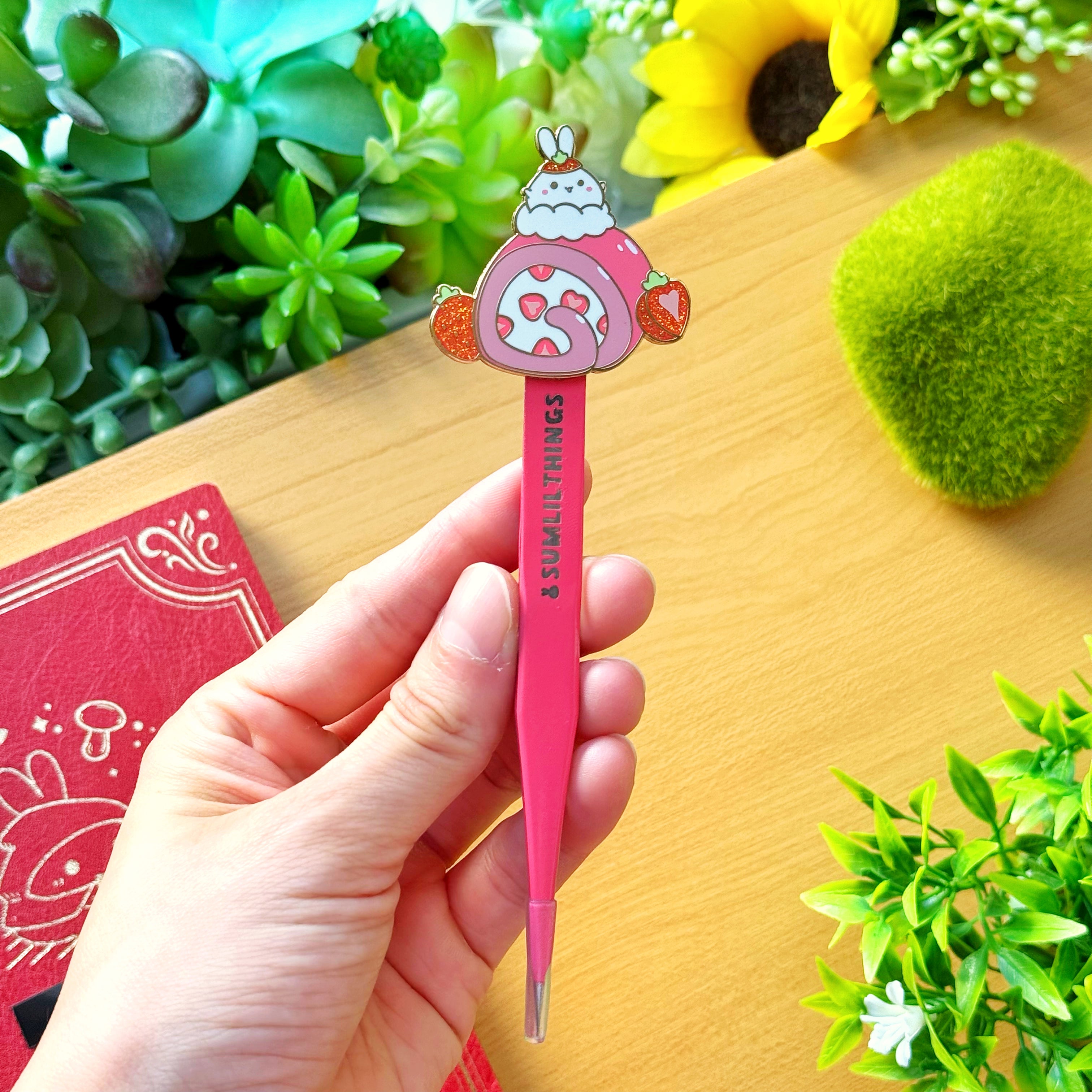 Enamel Tweezer - Strawberry Lil (Straight Point)