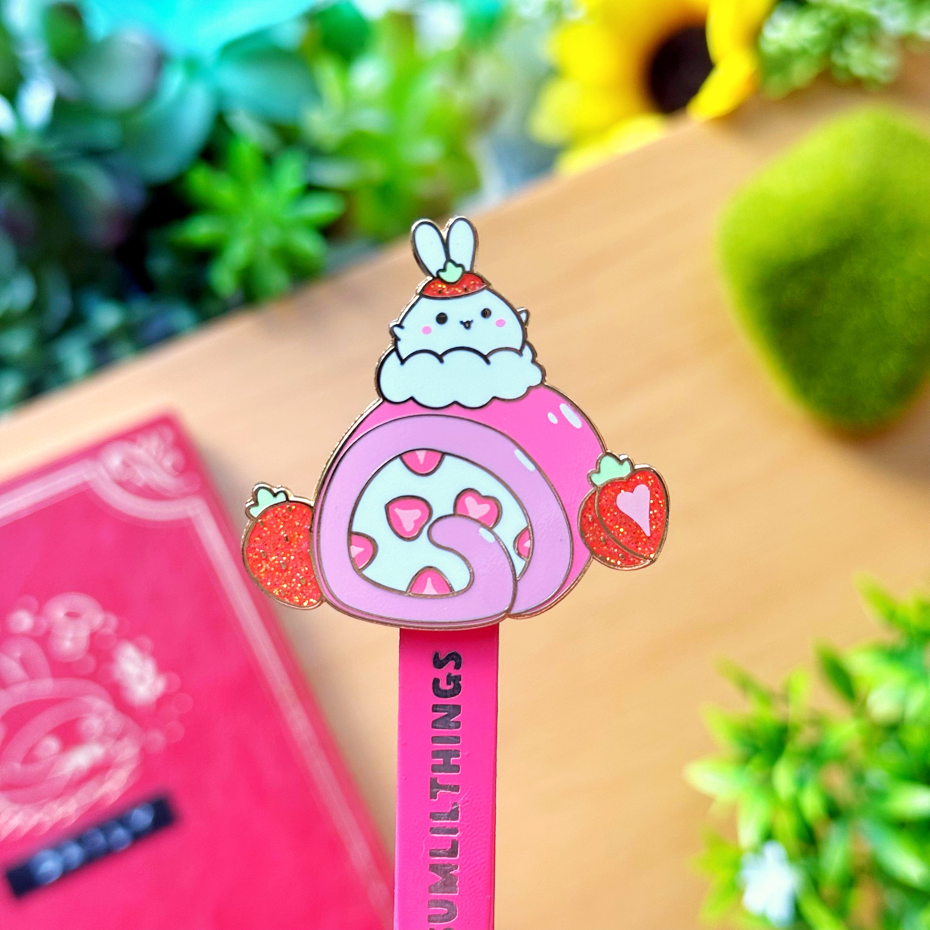 Enamel Tweezer - Strawberry Lil (Straight Point)