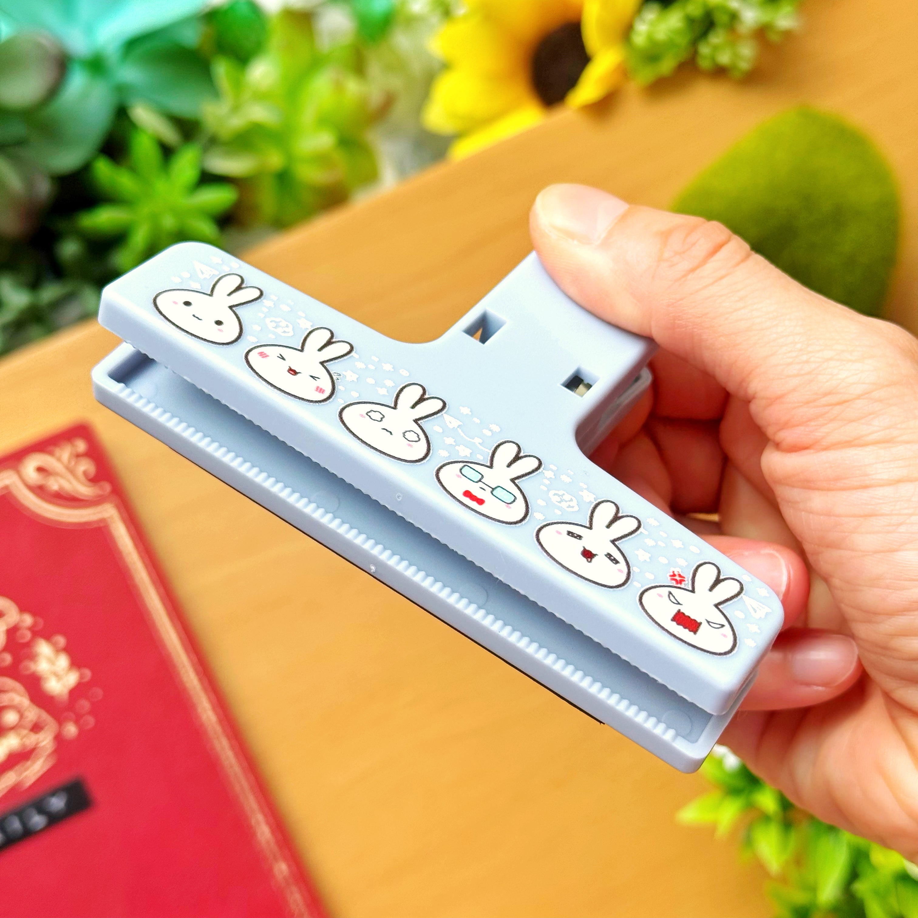 Notebook Clip - Emoti Lil (Magnet)