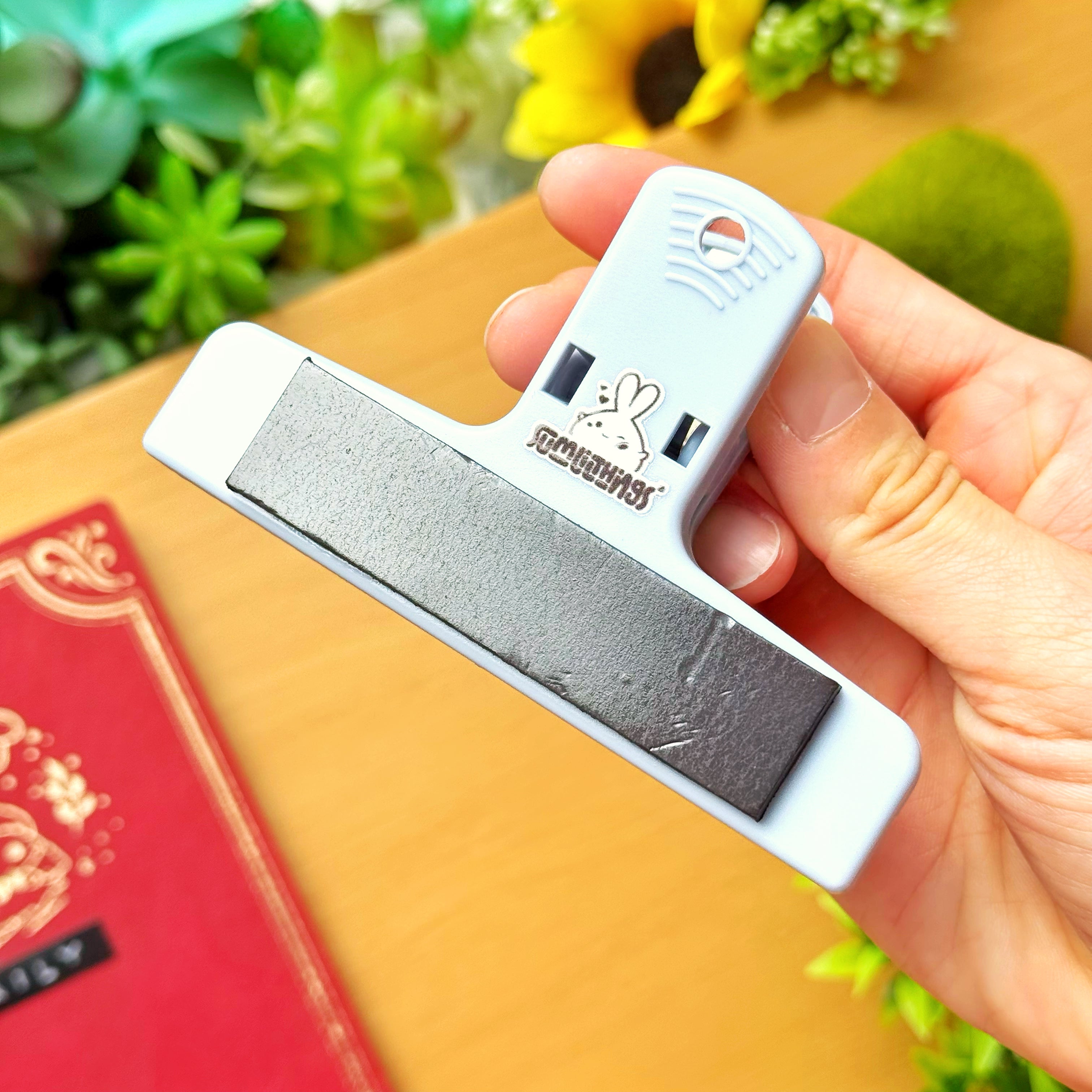 Notebook Clip - Emoti Lil (Magnet)