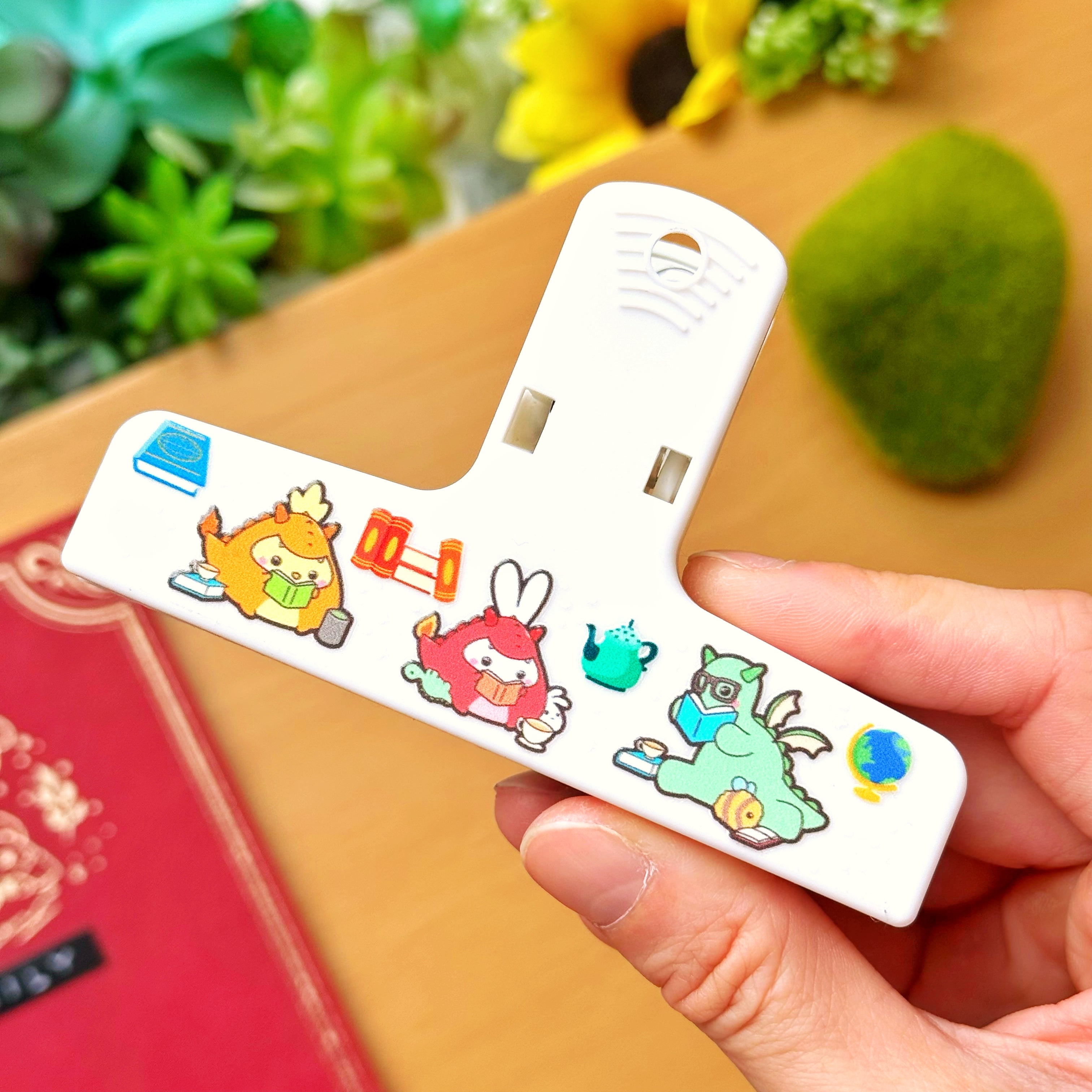 Notebook Clip - Reading Dragons (Magnet)