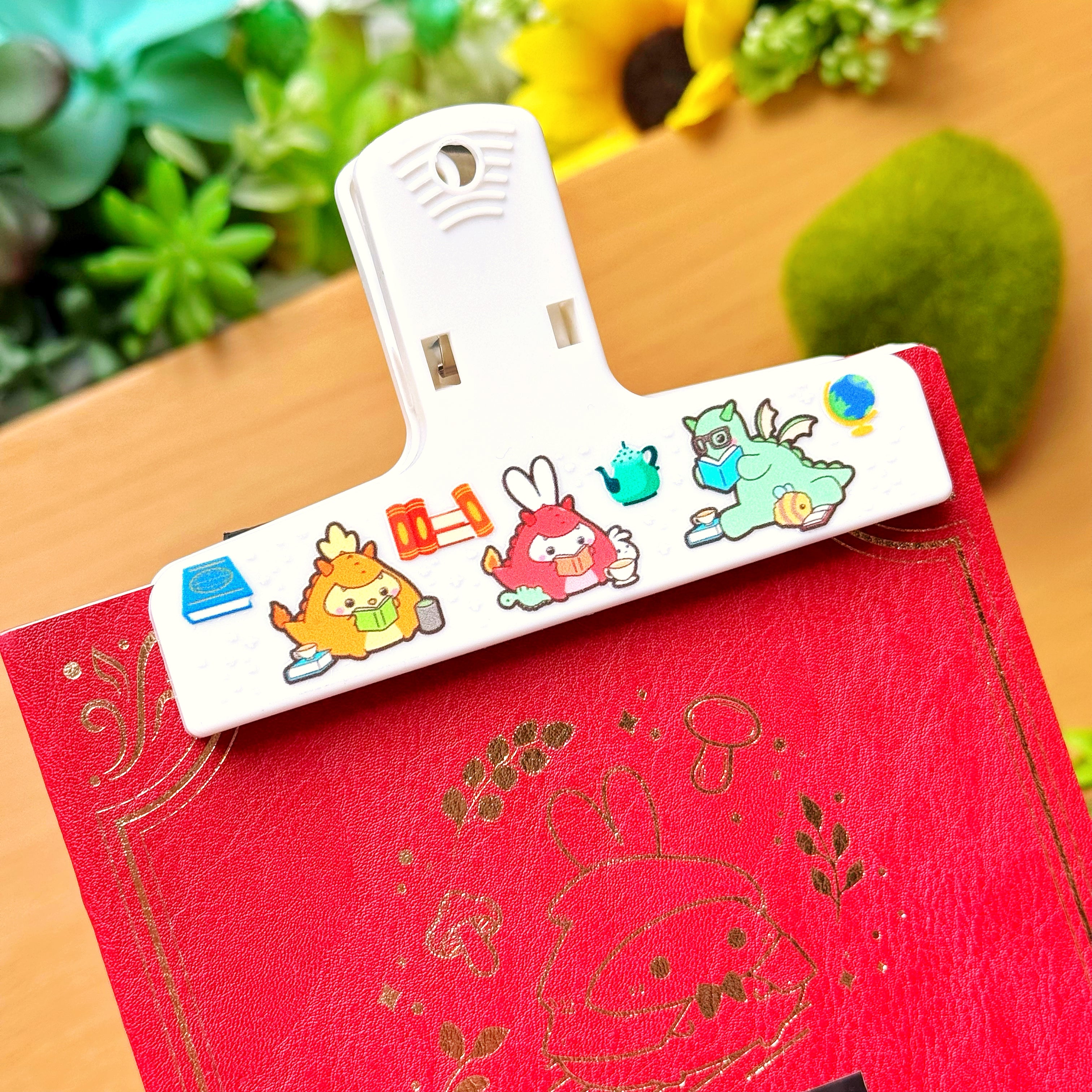 Notebook Clip - Reading Dragons (Magnet)