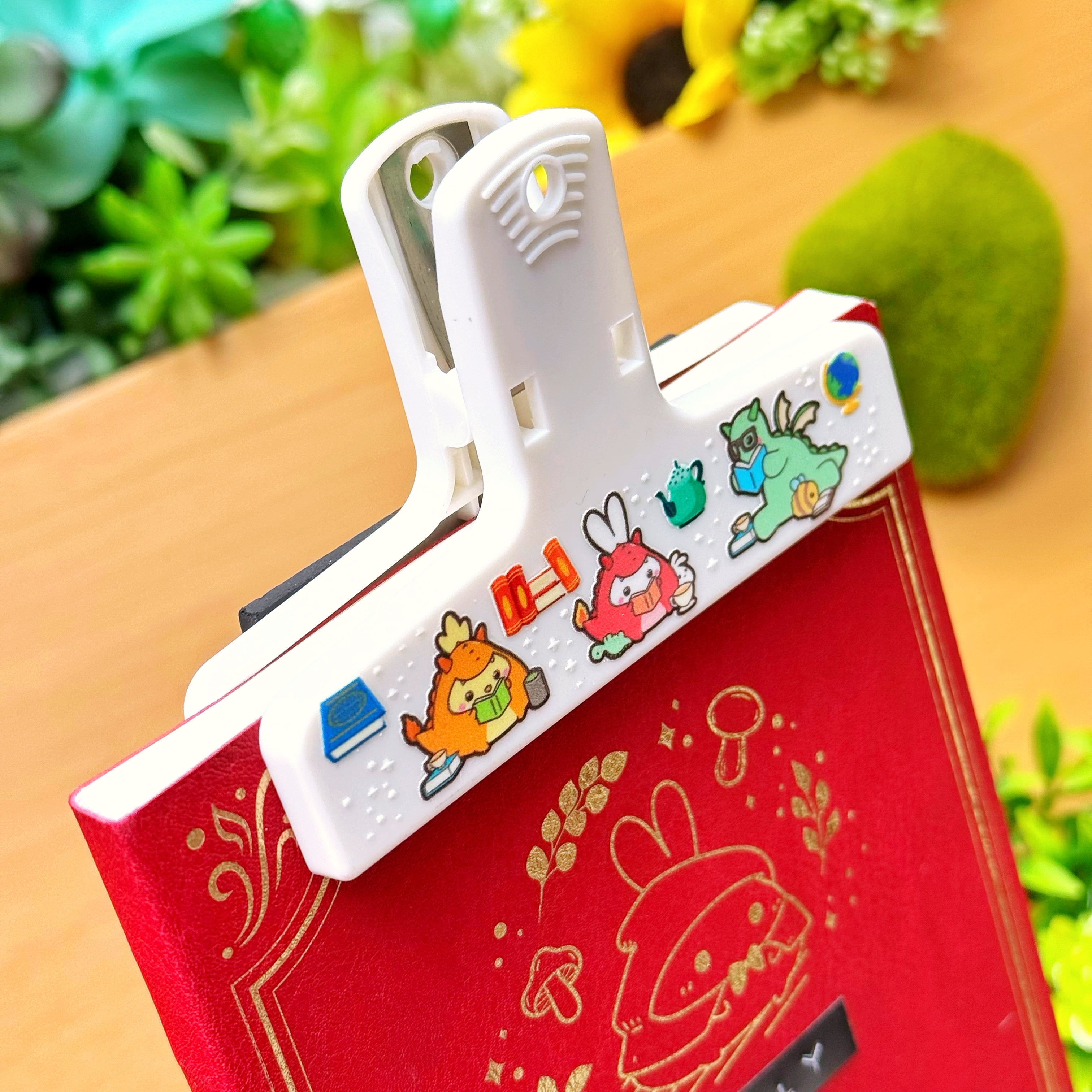 Notebook Clip - Reading Dragons (Magnet)