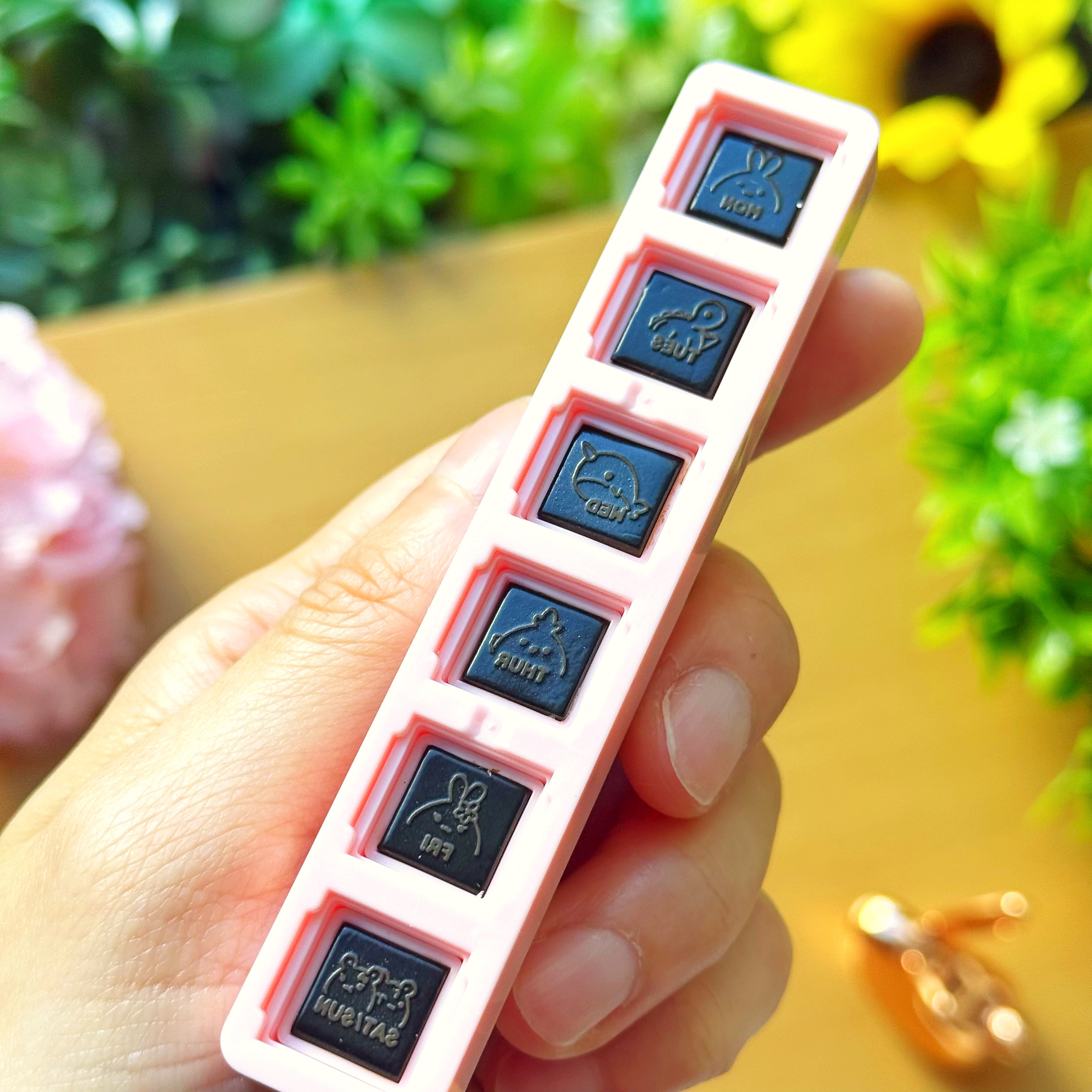 6-in-1 Removable Punch Stamp - Days of the Week