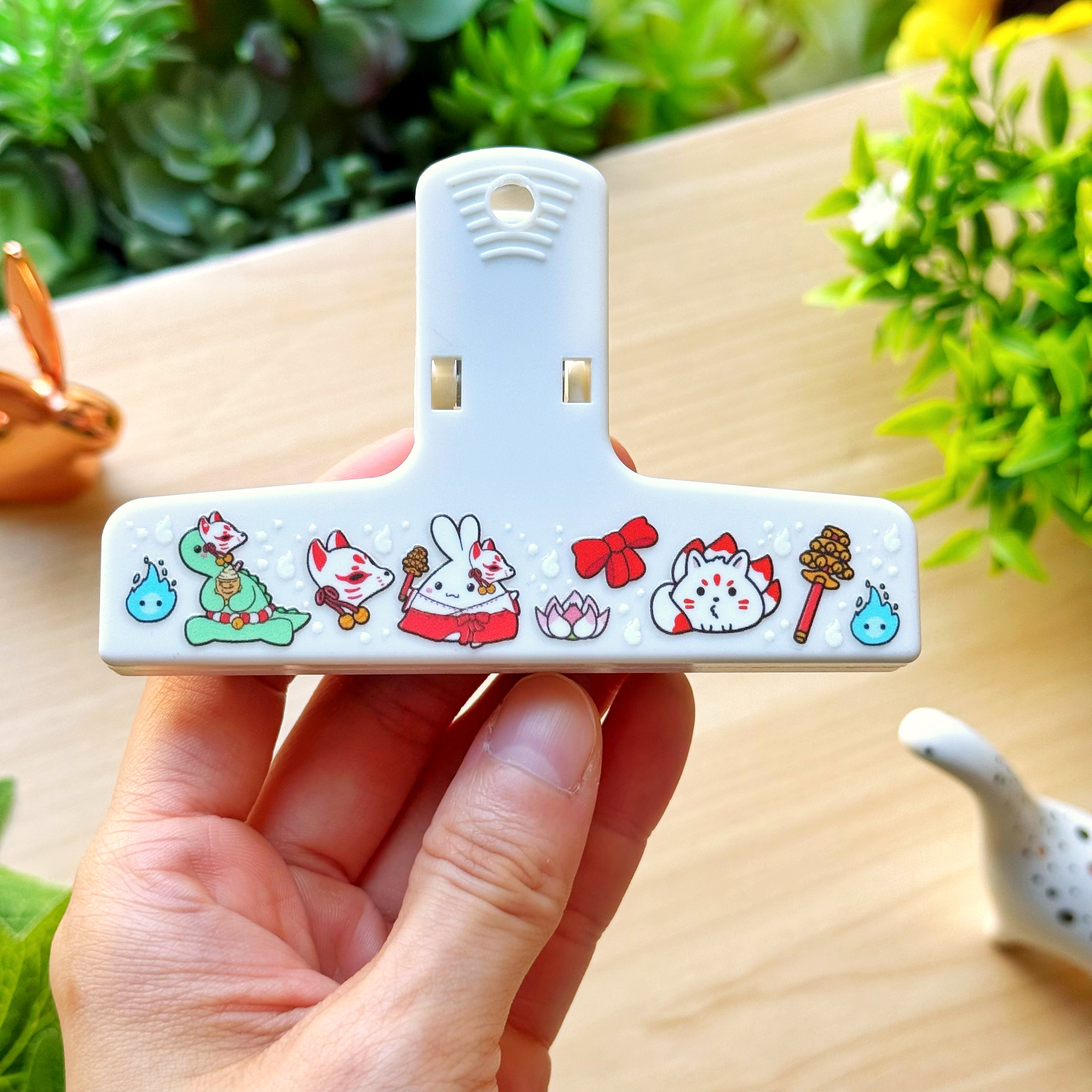 Notebook Clip - Lil' Miko (Magnet)