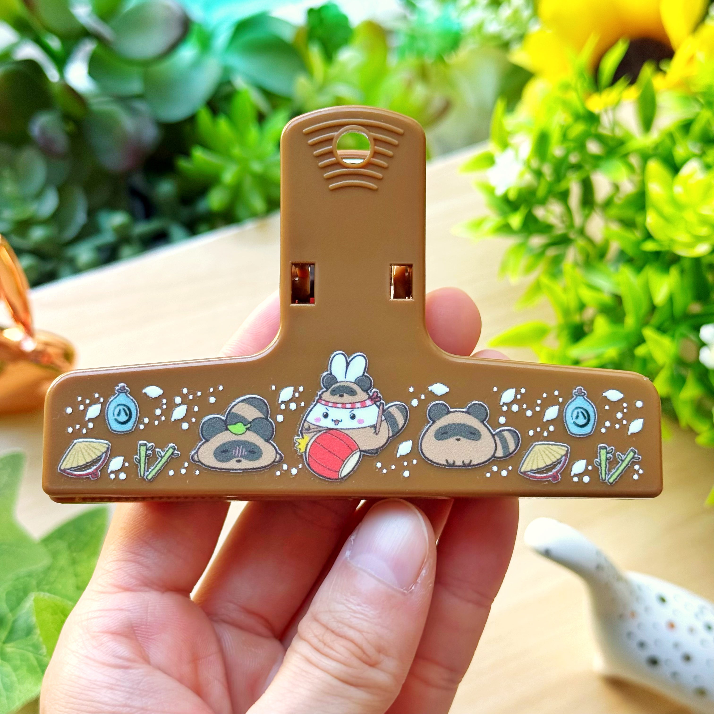 Notebook Clip - Lil' Tanuki (Magnet)