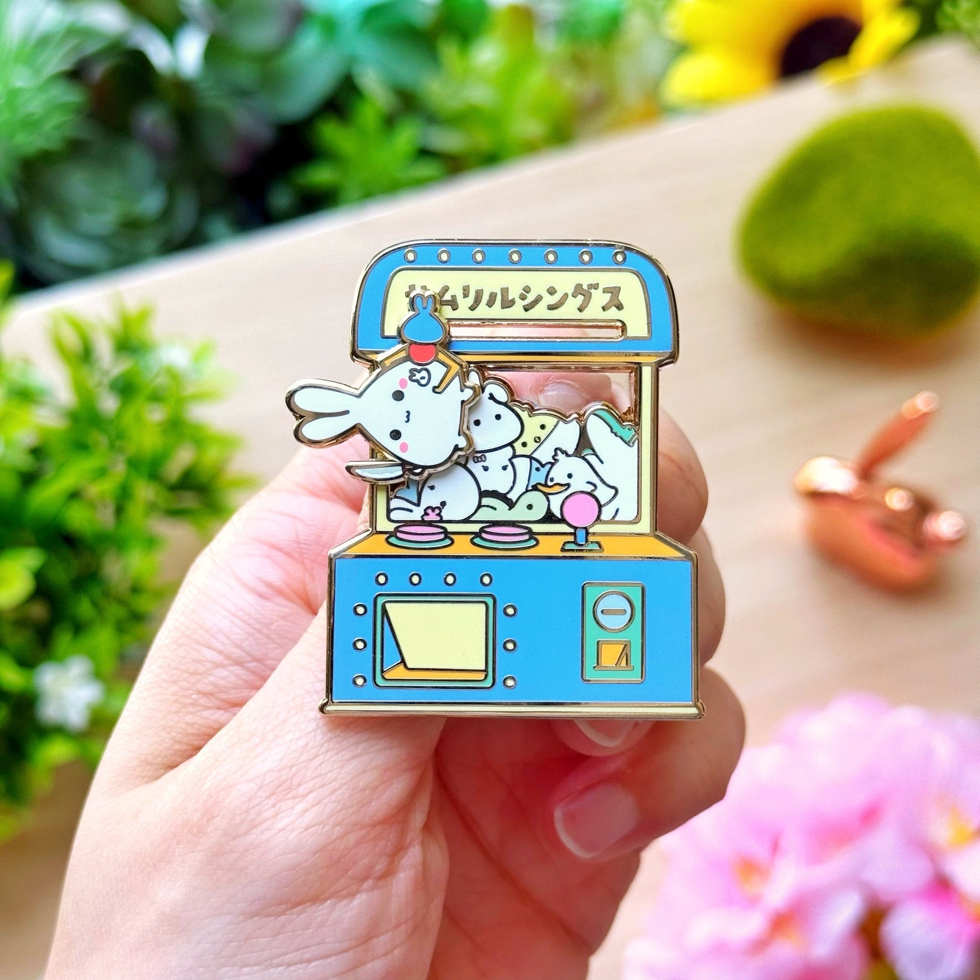 Enamel Pin - Claw Machine (Interactive Slider) - SumLilThings