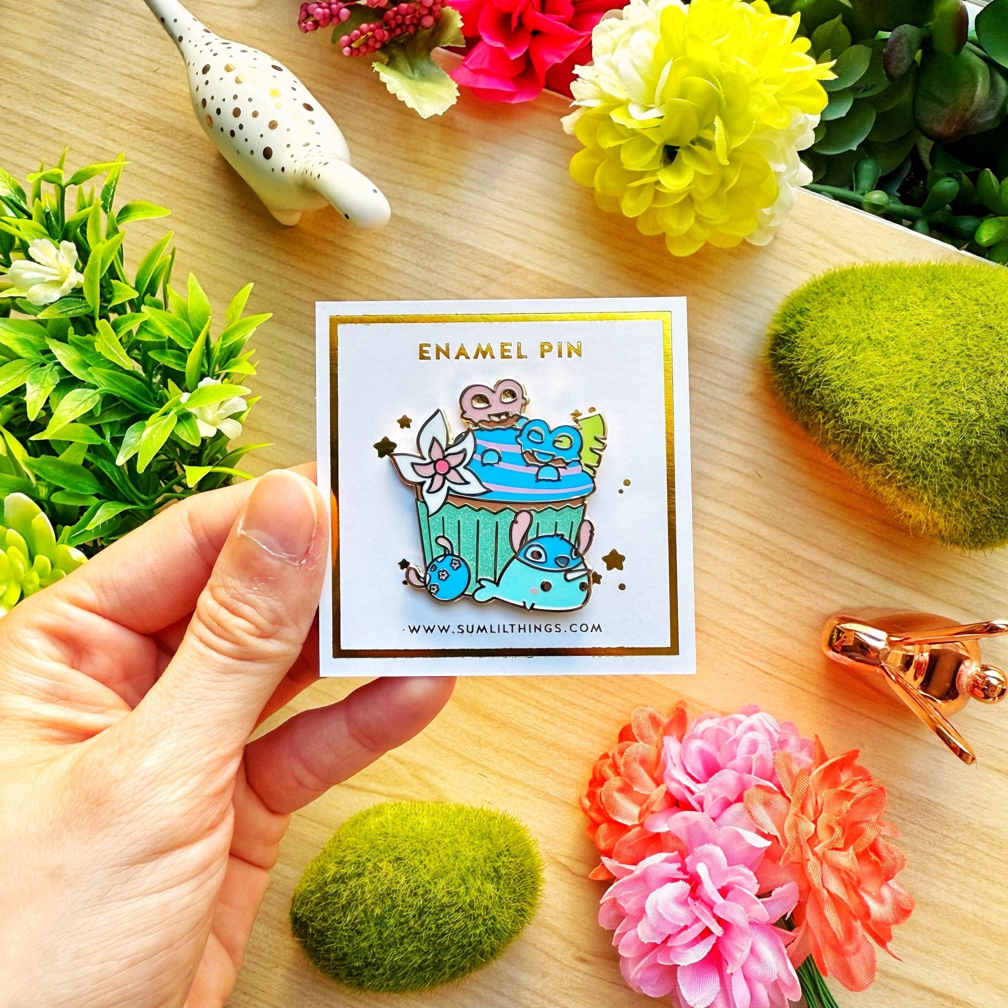 Enamel Pin - Lil' Ohana Treat - SumLilThings