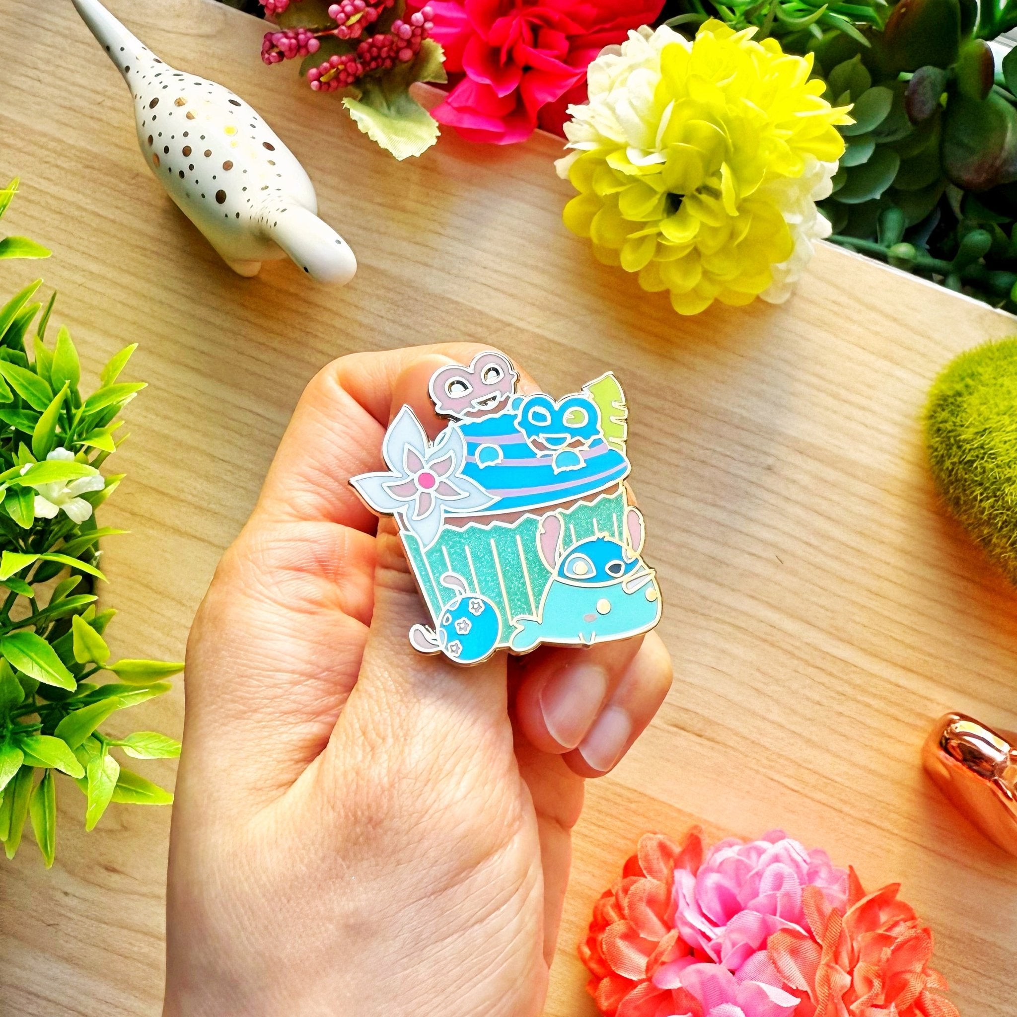 Enamel Pin - Lil' Ohana Treat - SumLilThings