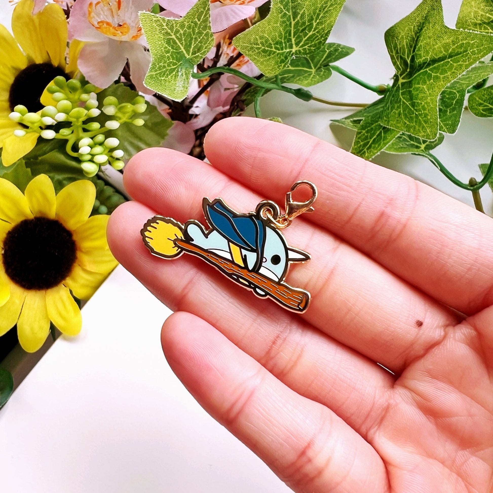 Charm - Narnar's Broom Ride - SumLilThings