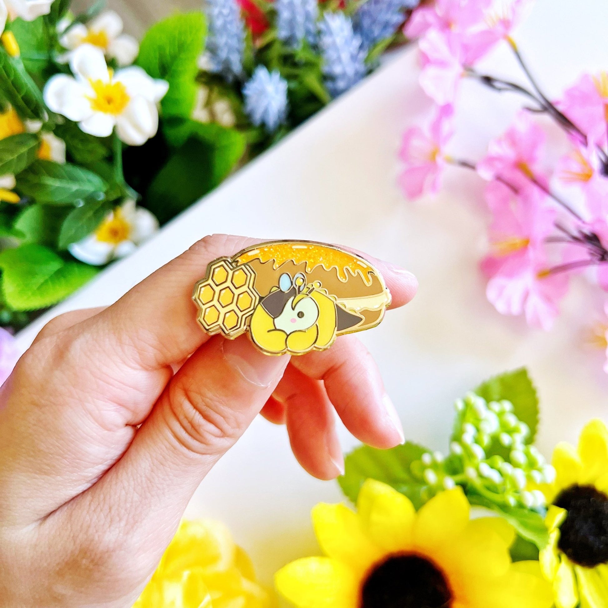 Enamel Pin - Nohnoh Honey Pastry Cream - SumLilThings