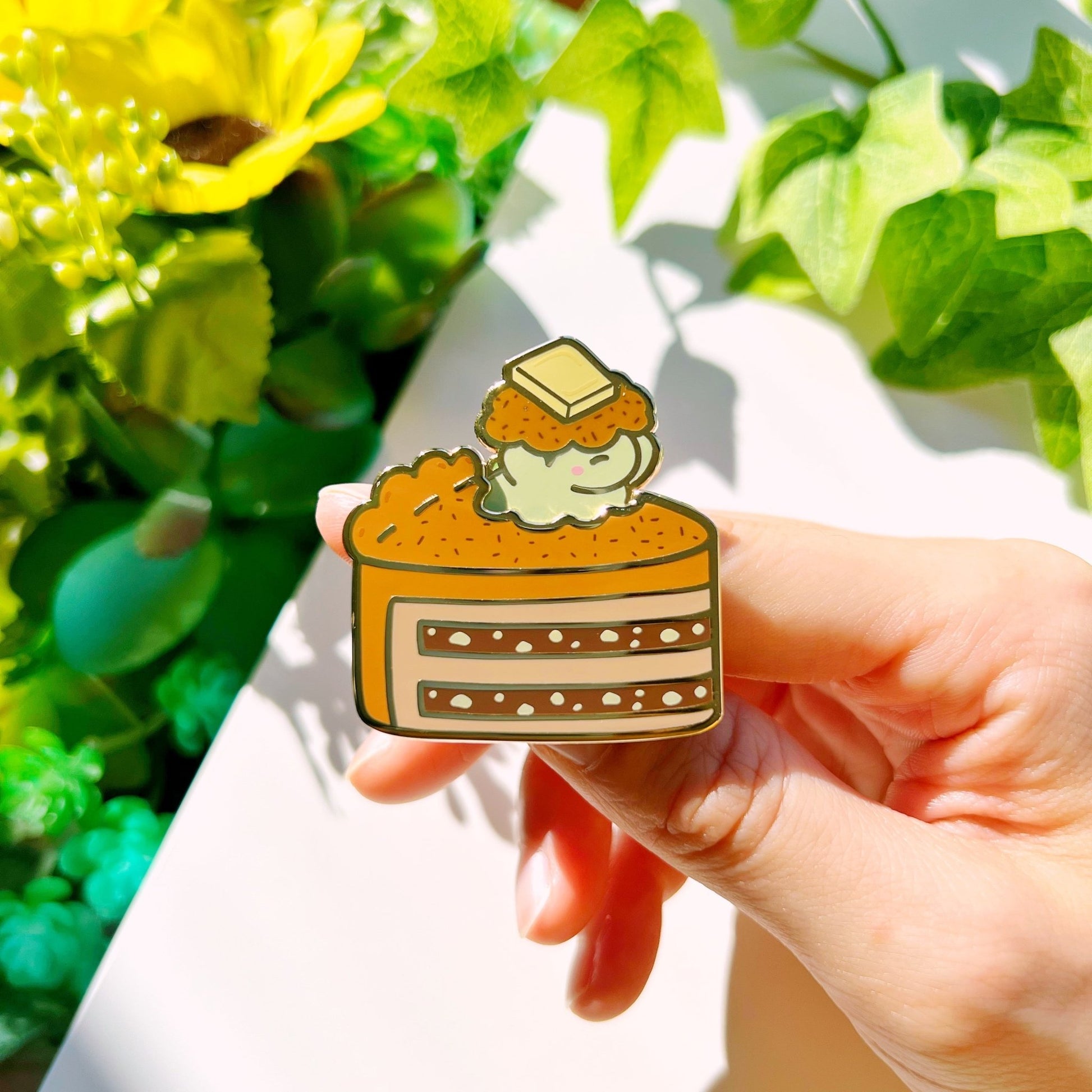 Enamel Pin - Peeking Chocolate Cake (Interactive Slider) - SumLilThings