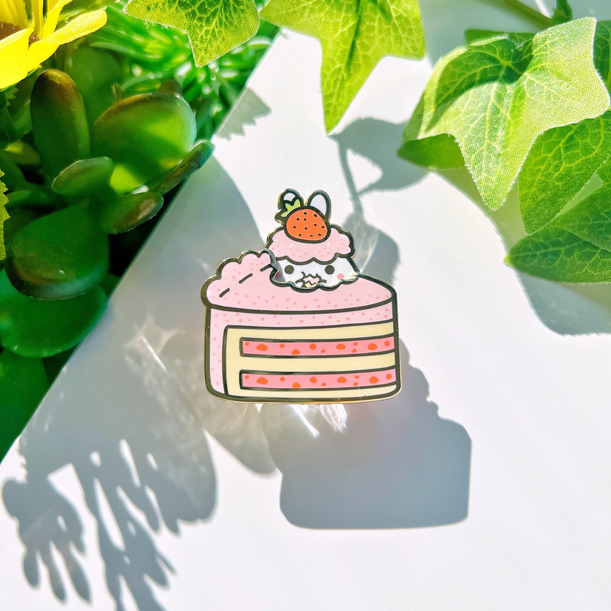 Enamel Pin - Peeking Strawberry Cake (Interactive Slider) - SumLilThings
