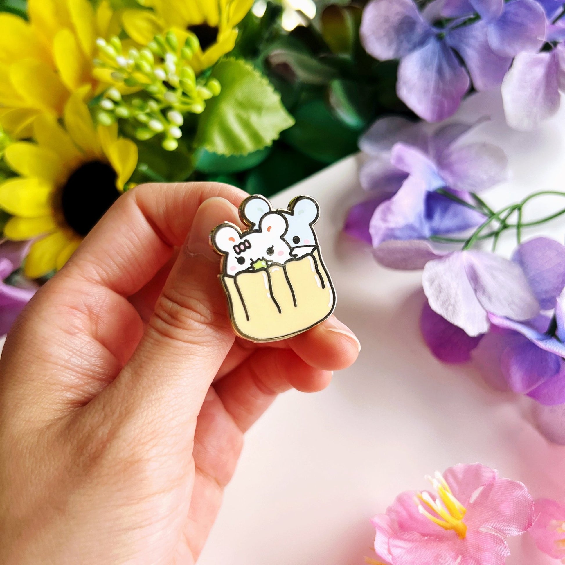 Enamel Pin - Shumai Oatmeal & Cinnamon - SumLilThings