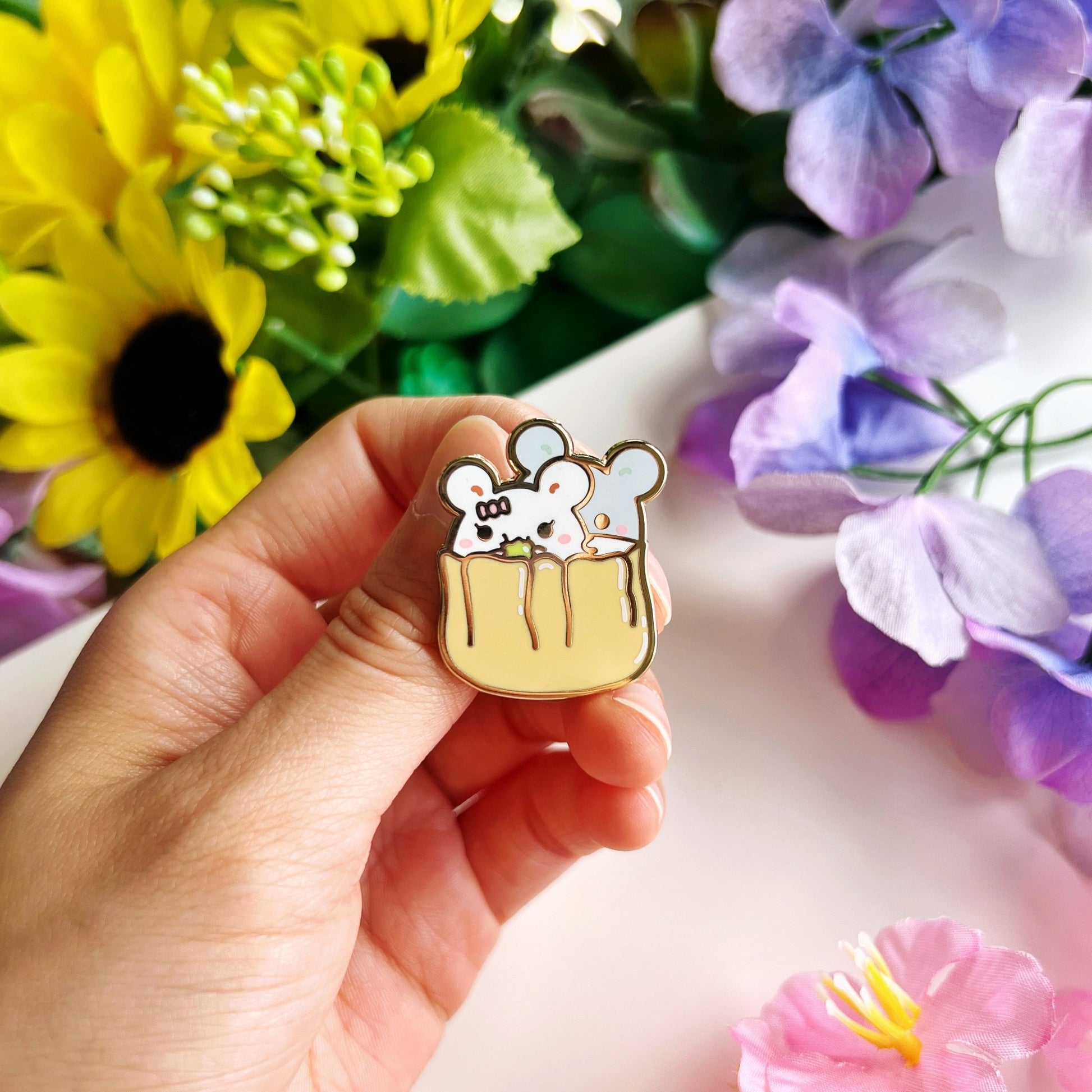 Enamel Pin - Shumai Oatmeal & Cinnamon - SumLilThings
