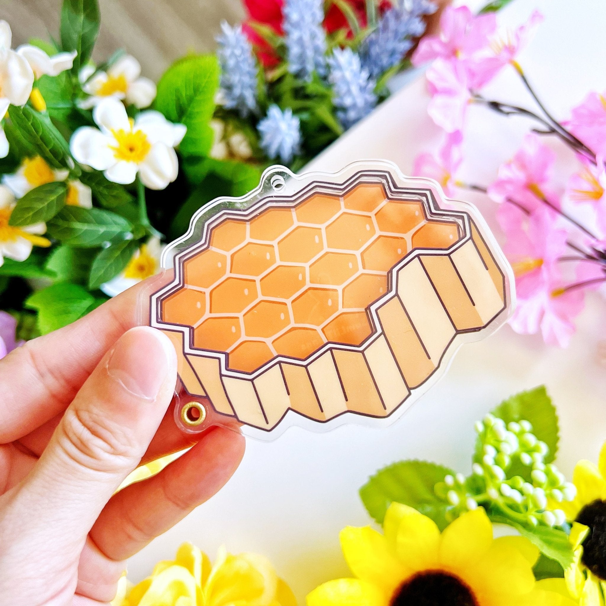 Shaker Keychain - Honeycomb (Refillable) with Blind Bag - SumLilThings